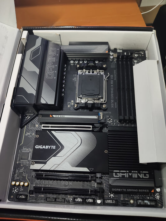 Дънна платка GIGABYTE X670 GAMING X AX V2