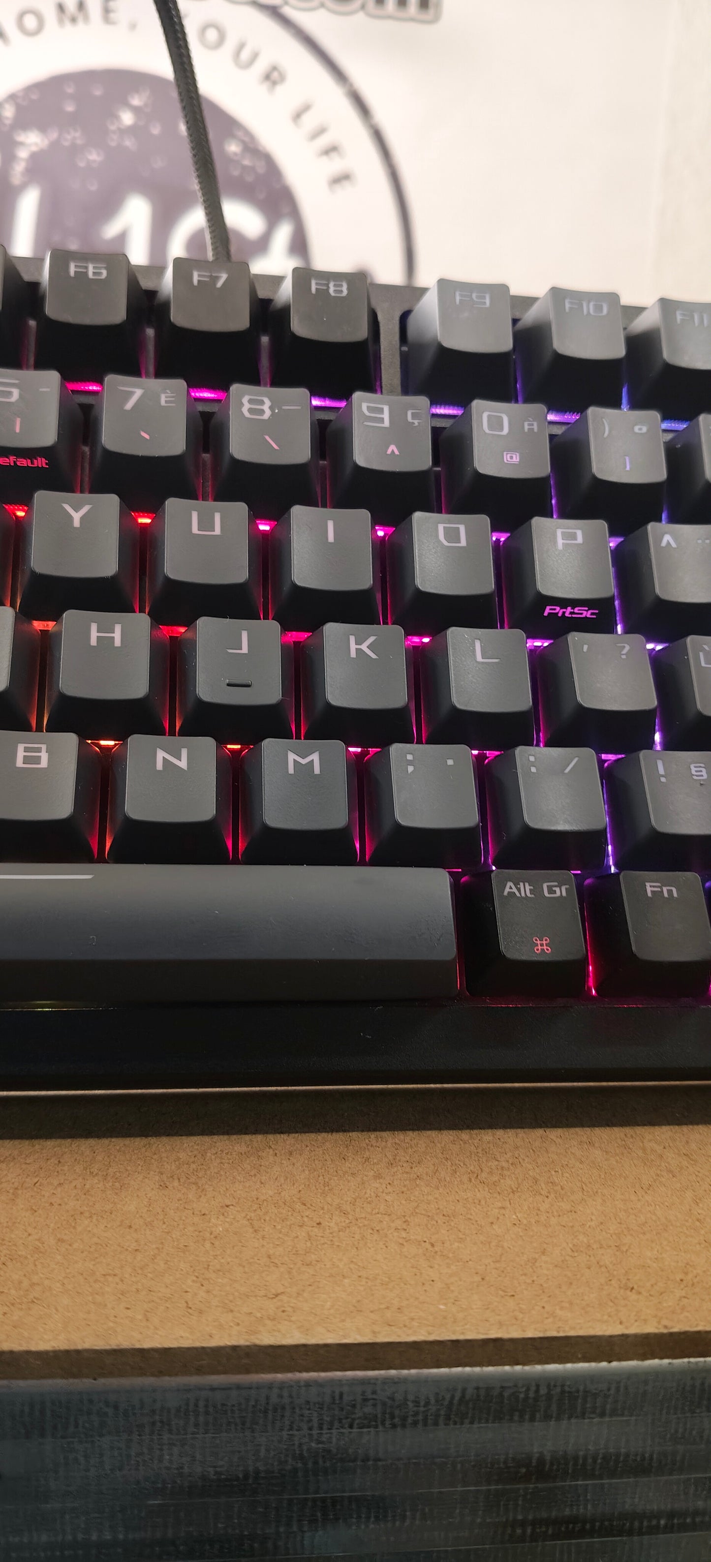 Клавиатура Glorious GMMK PRO 75% Pre-built, Механична, USB-C, Линеен превключвател ROG, Черен/Сив